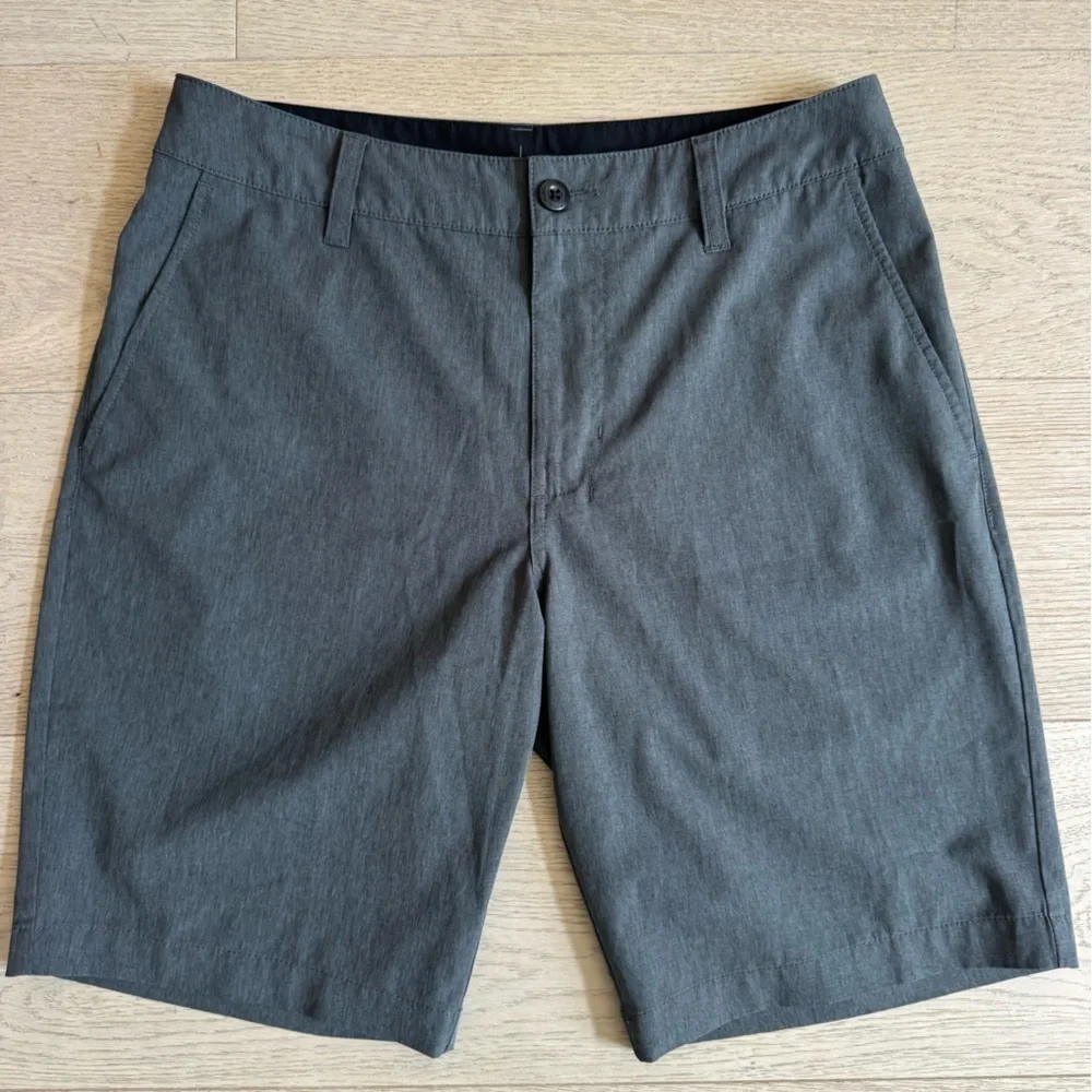 Men’s RSQ Hybrid shorts size 30, charcoal color